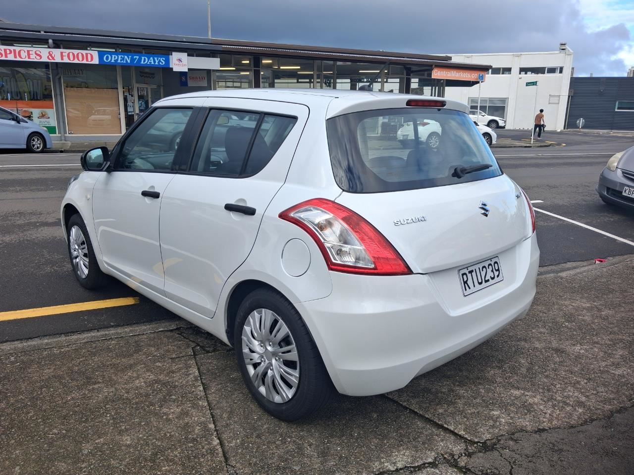Vehicle image 3