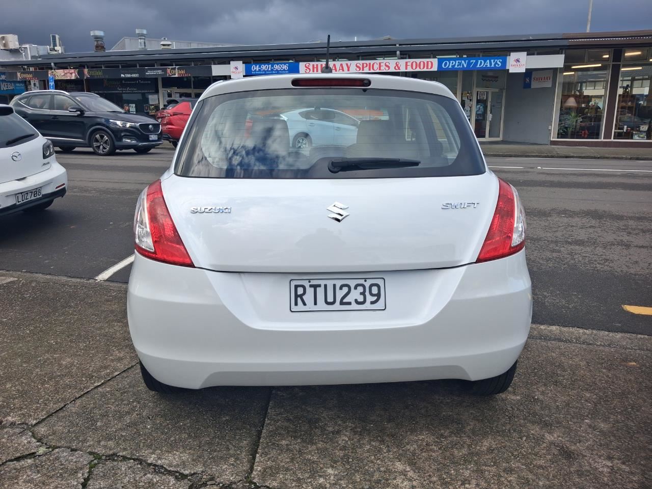 Vehicle image 5