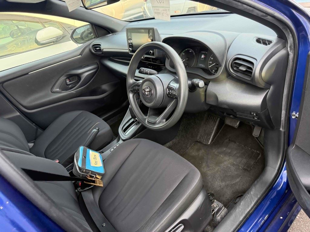 Vehicle image 3