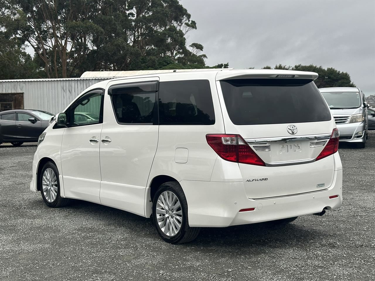 Vehicle image 5