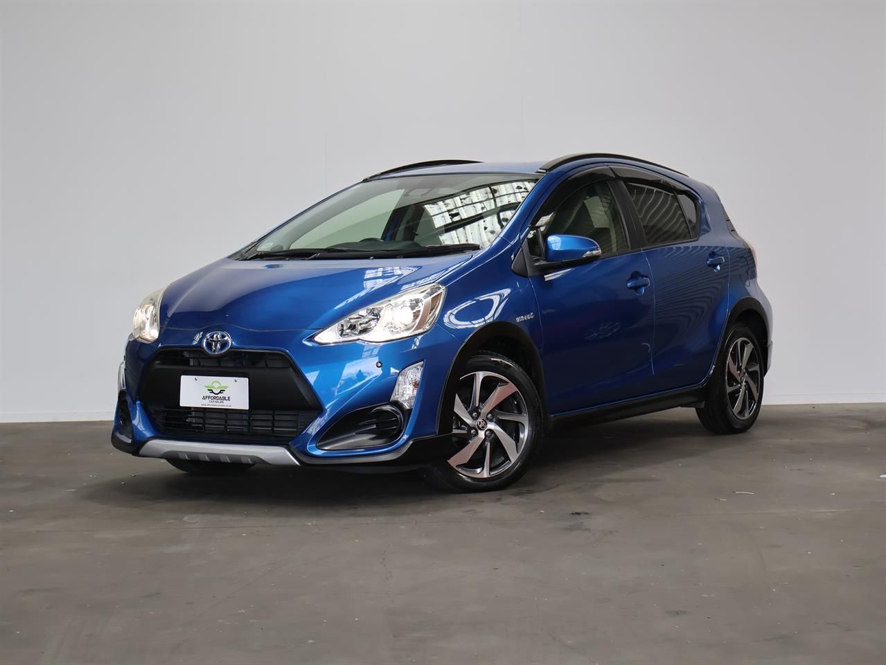 Vehicle image 3