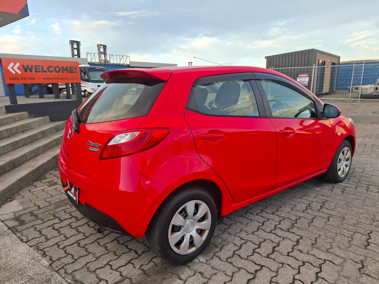 Vehicle image 5