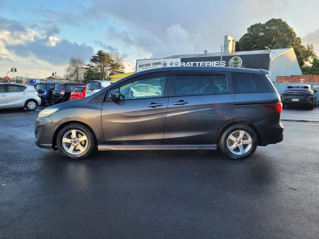 Vehicle image 5