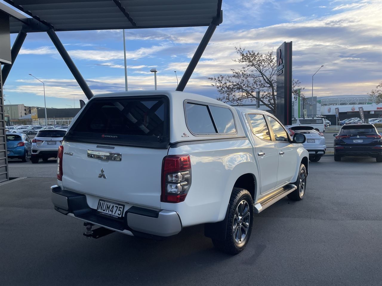 Vehicle image 5