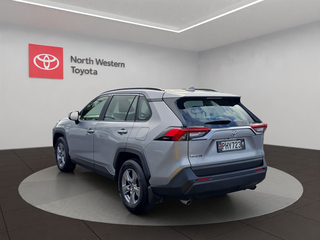 Vehicle image 5
