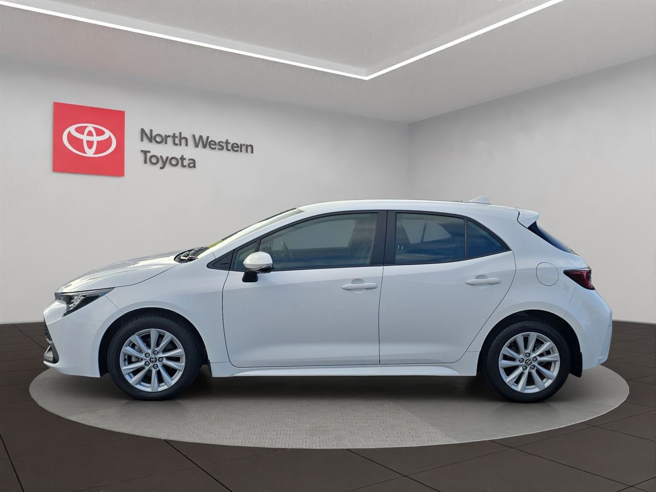 Vehicle image 4