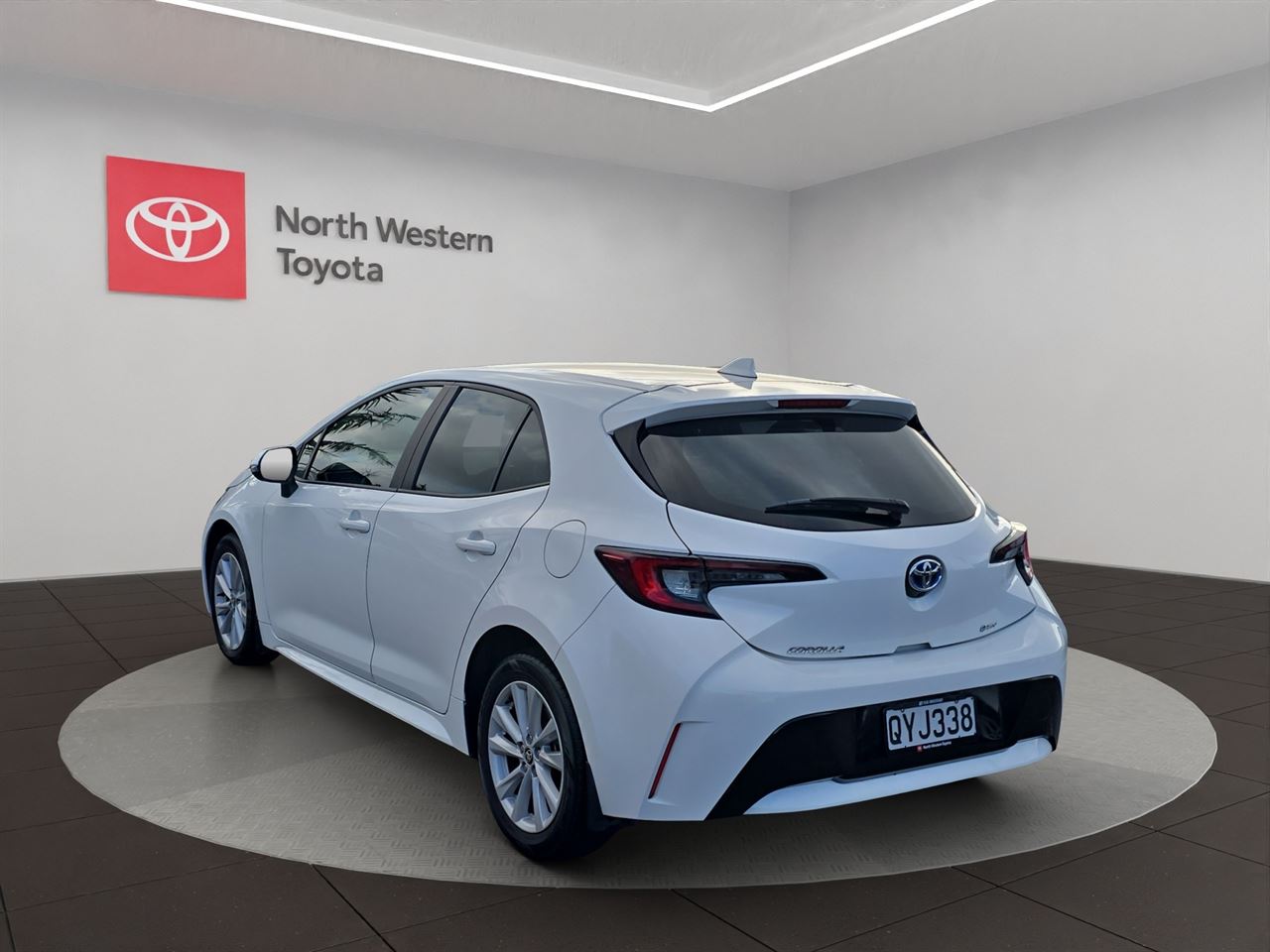 Vehicle image 5