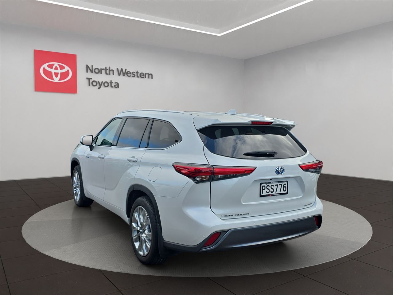Vehicle image 5