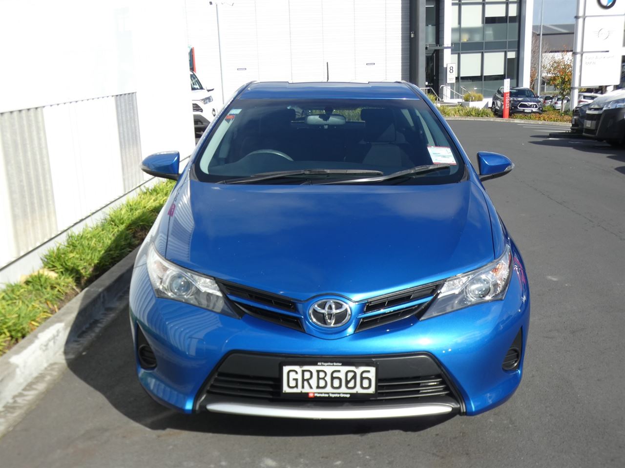 Vehicle image 3