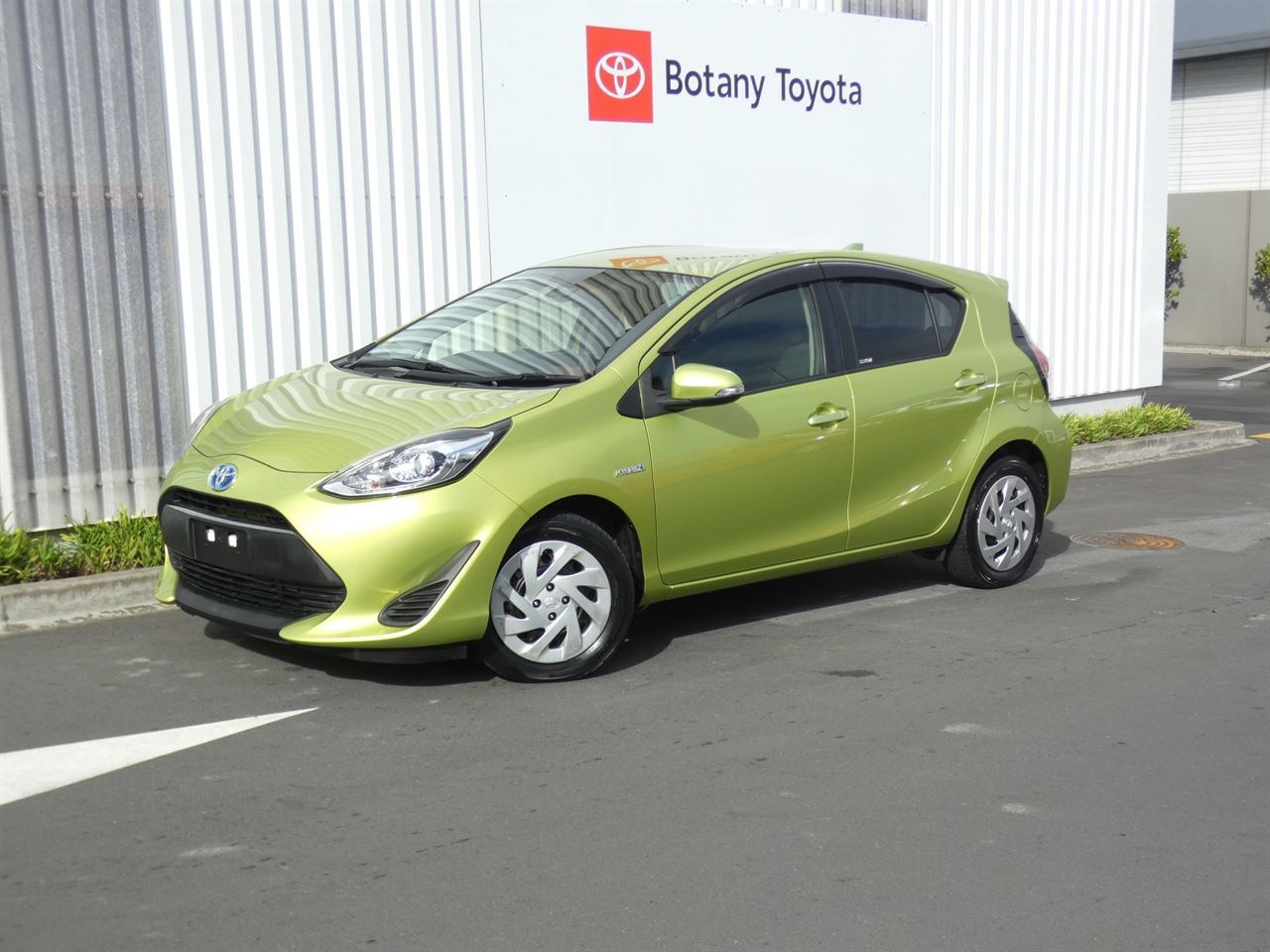 Vehicle image 1