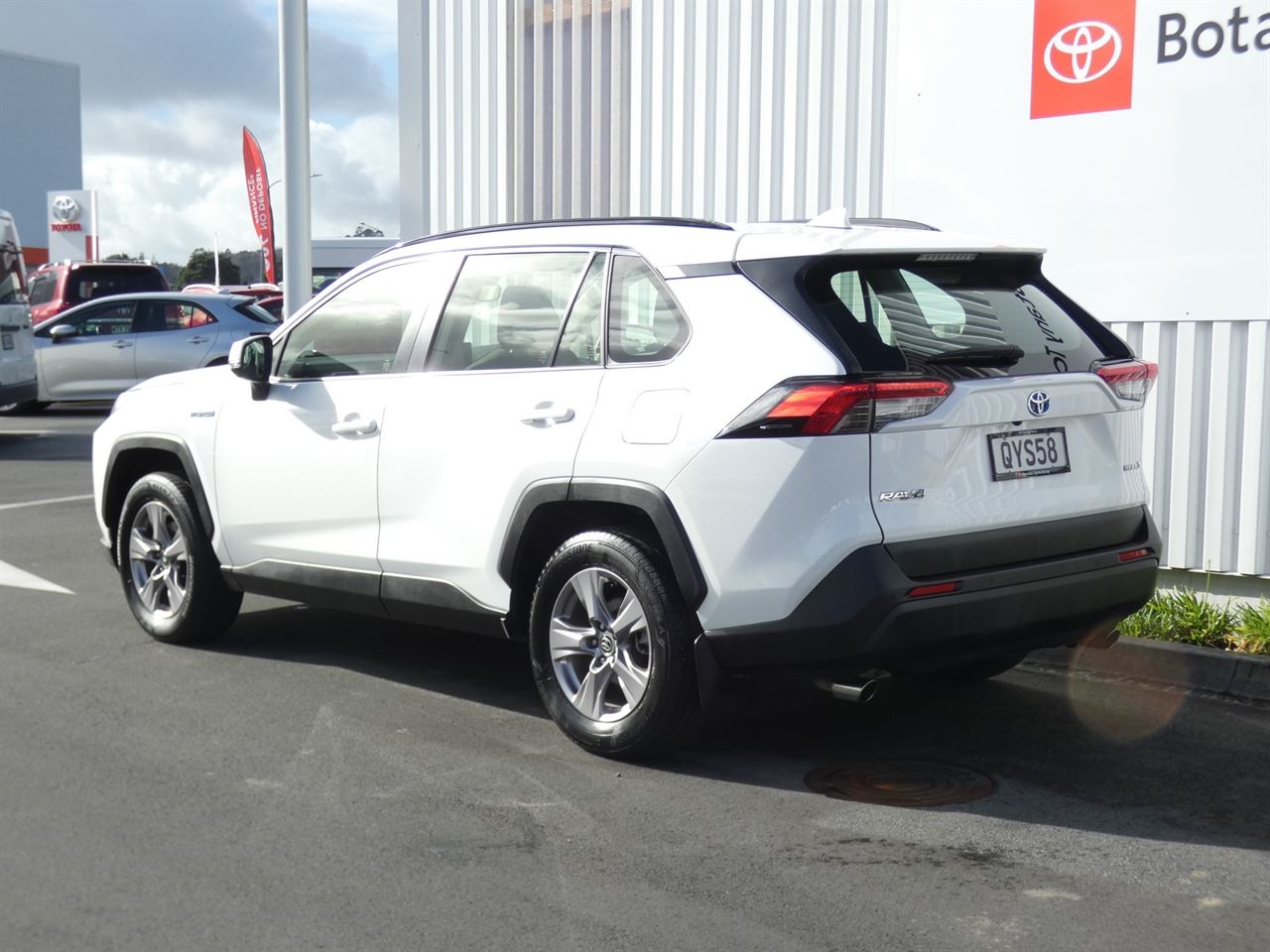 Vehicle image 5