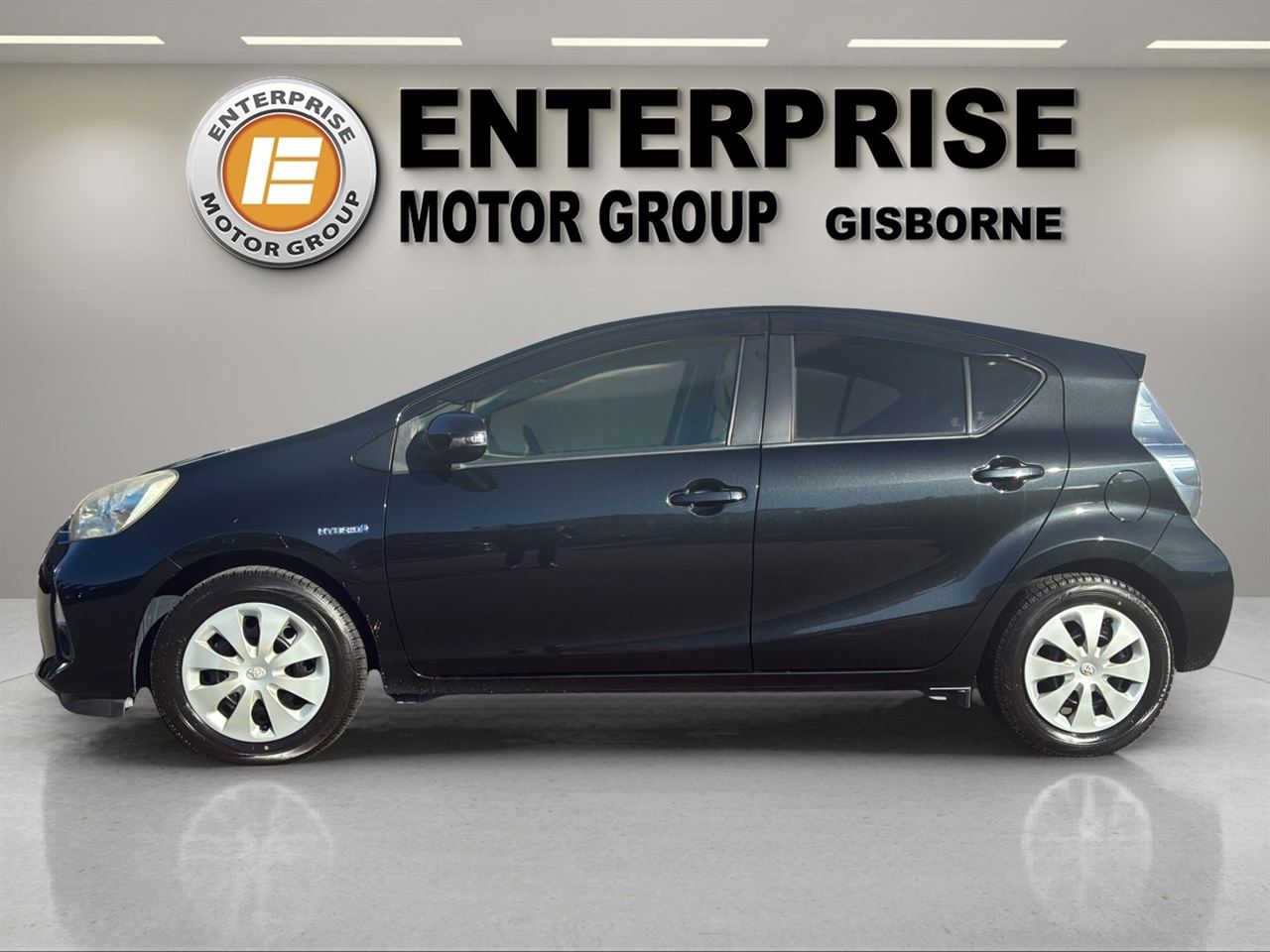 Vehicle image 4