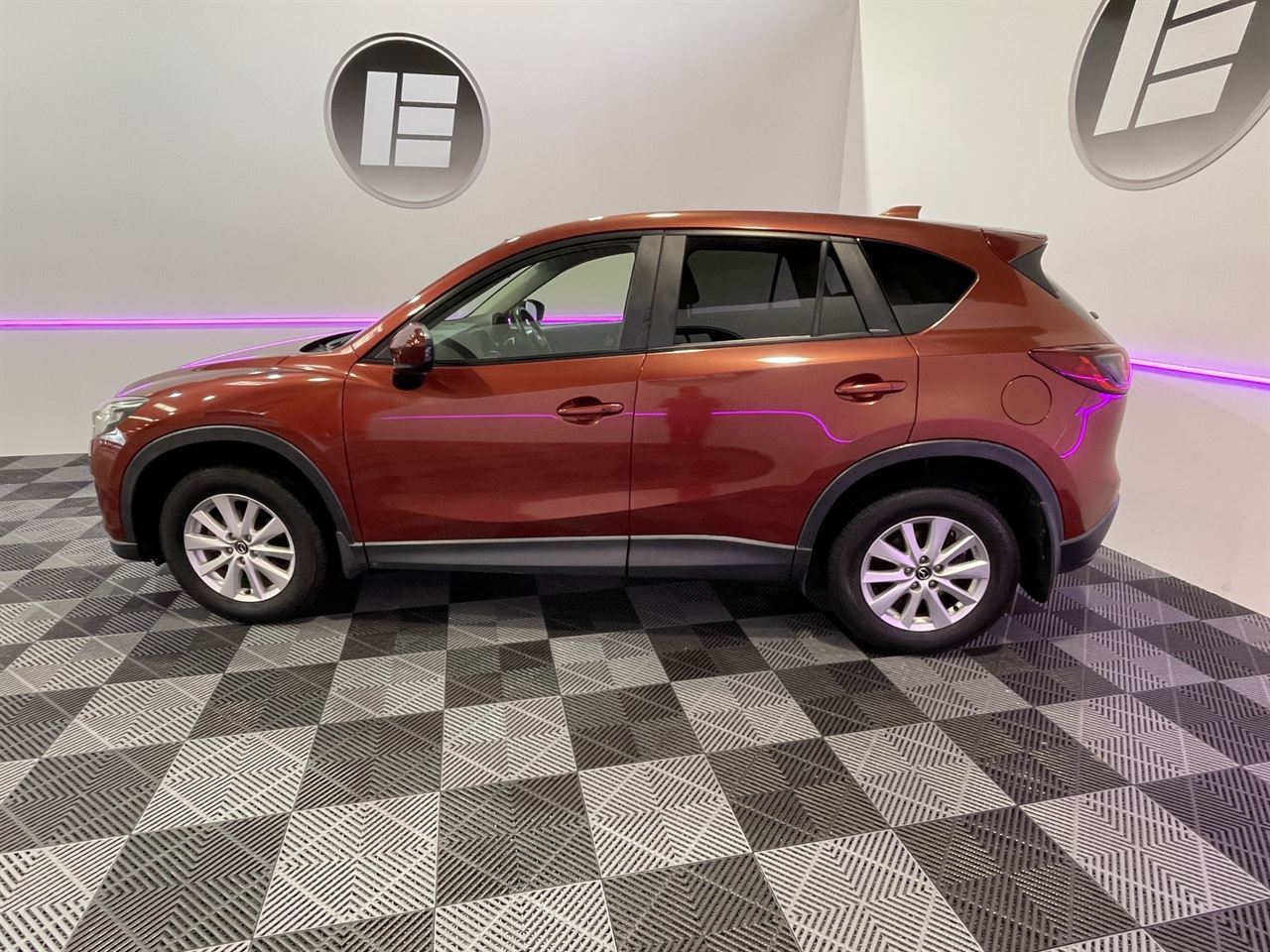 Vehicle image 5