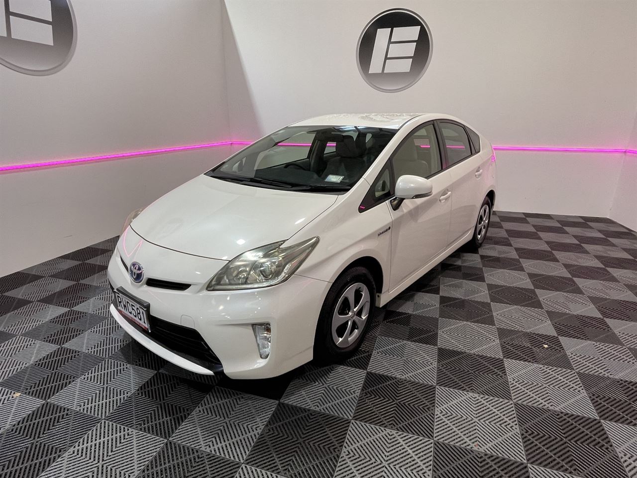 Vehicle image 3