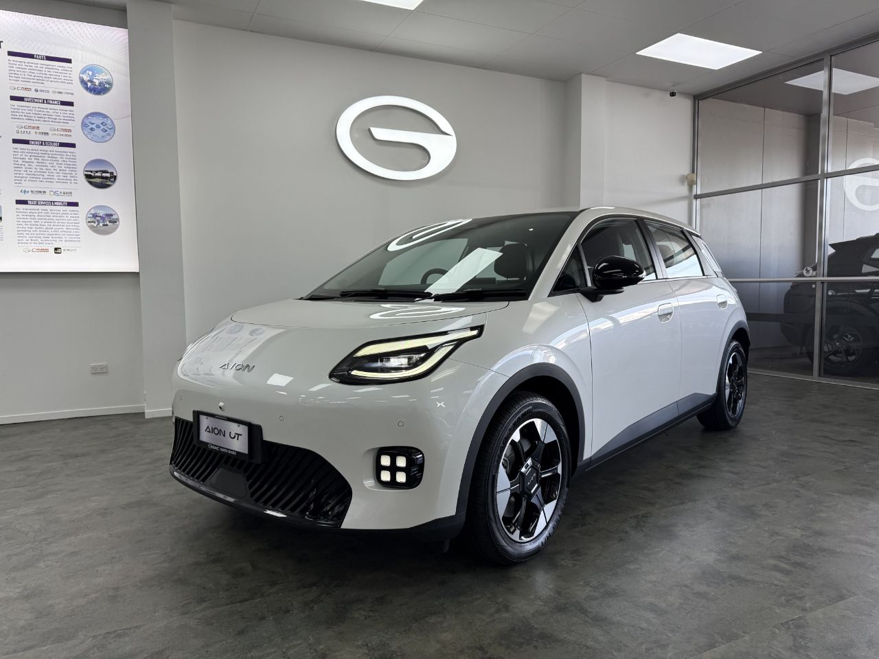 Vehicle image 1