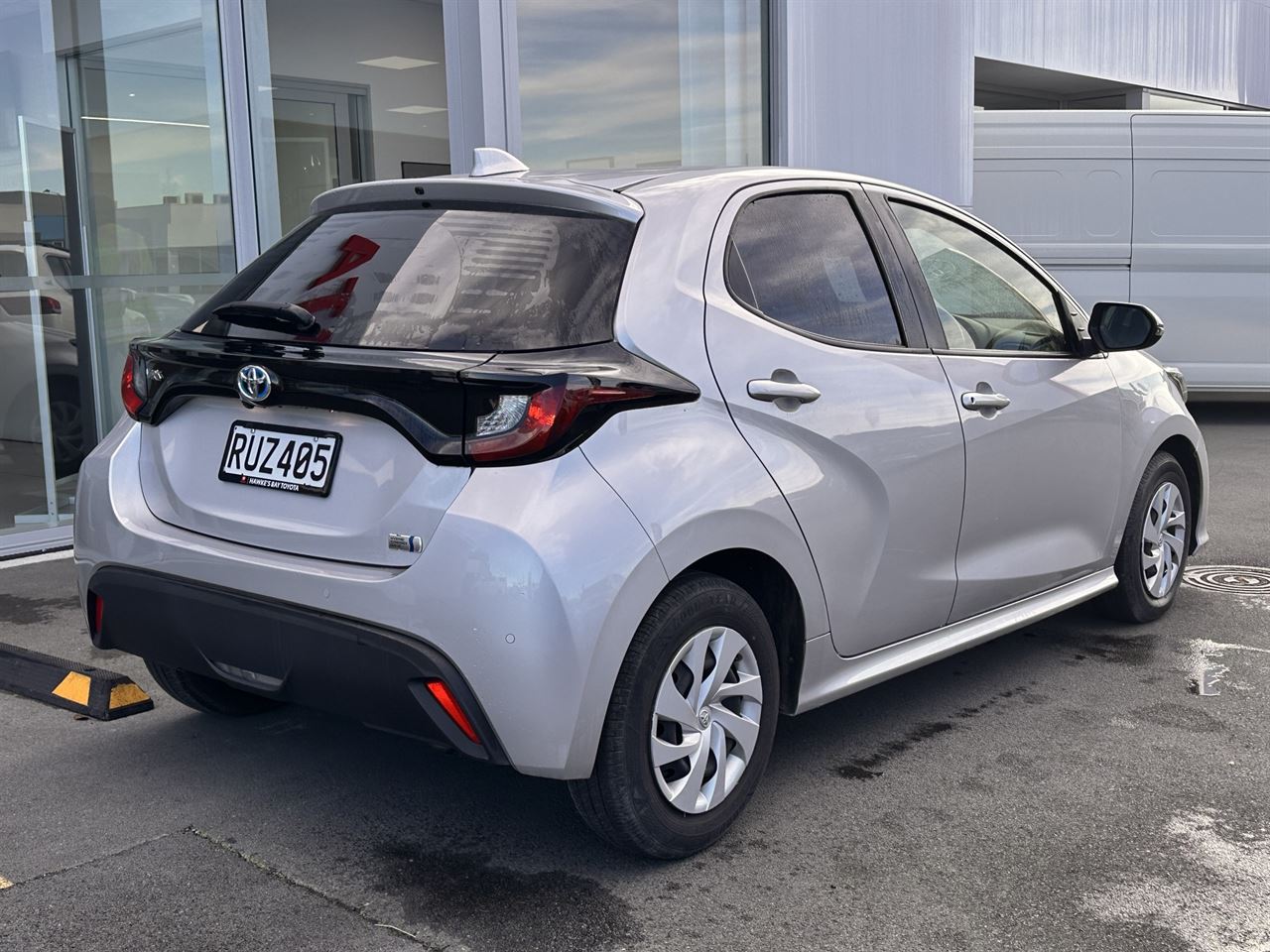 Vehicle image 3