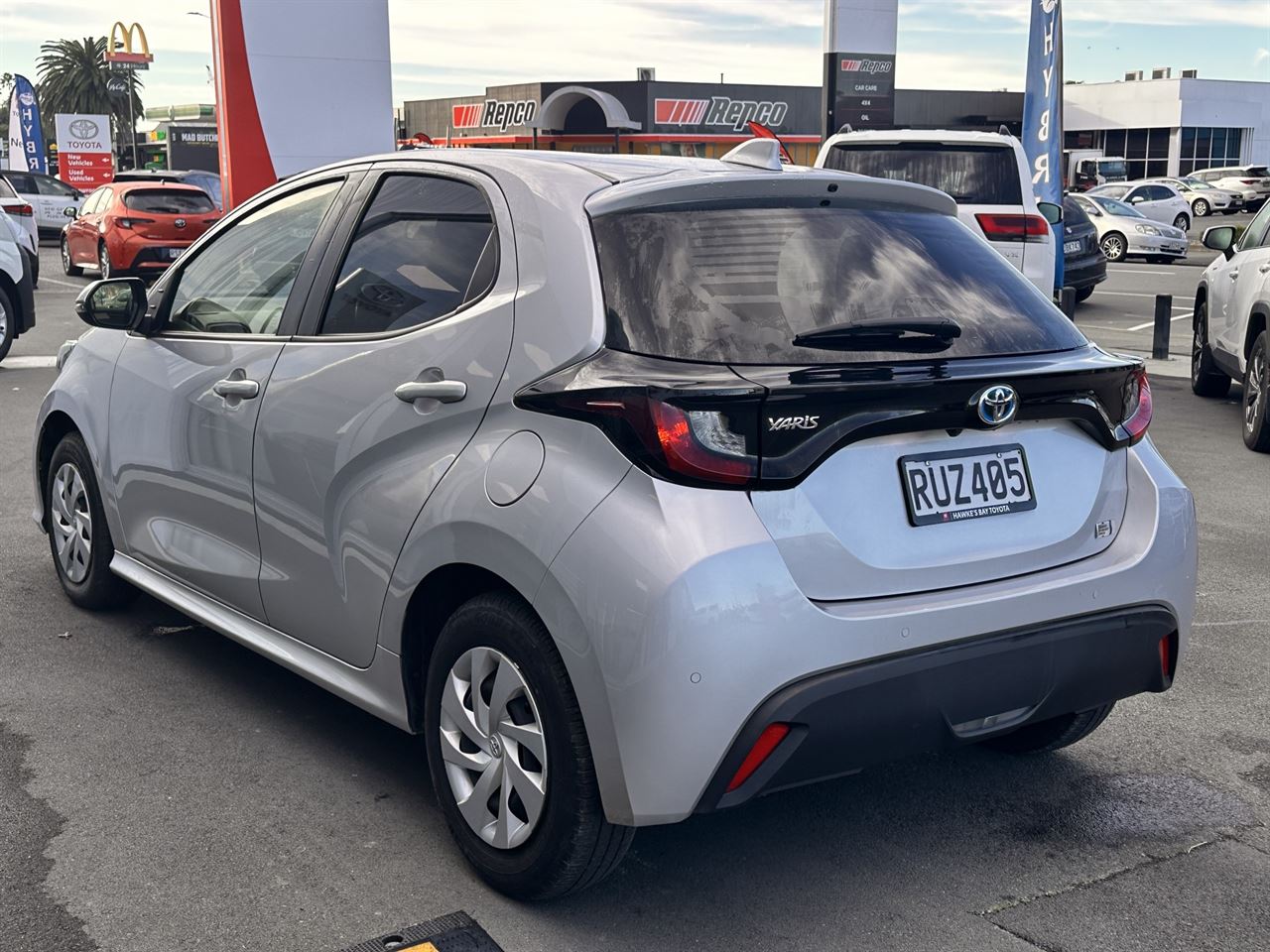 Vehicle image 5
