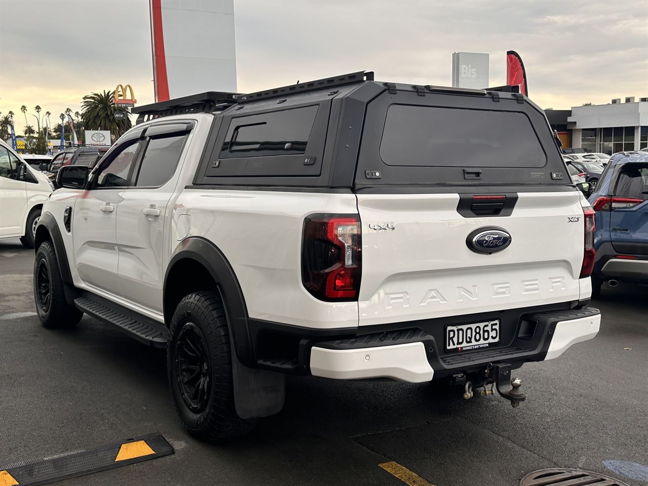Vehicle image 5