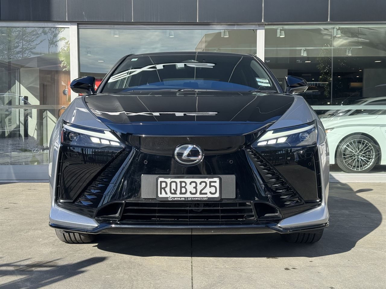 Vehicle image 4
