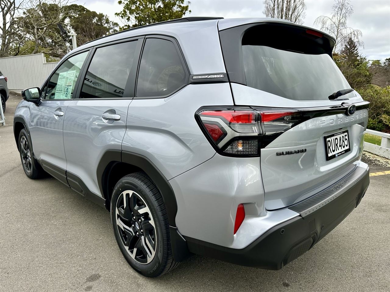 Vehicle image 5