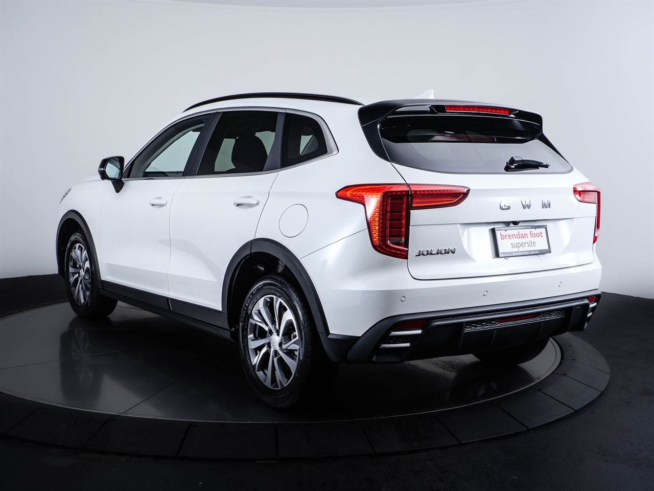 Vehicle image 5