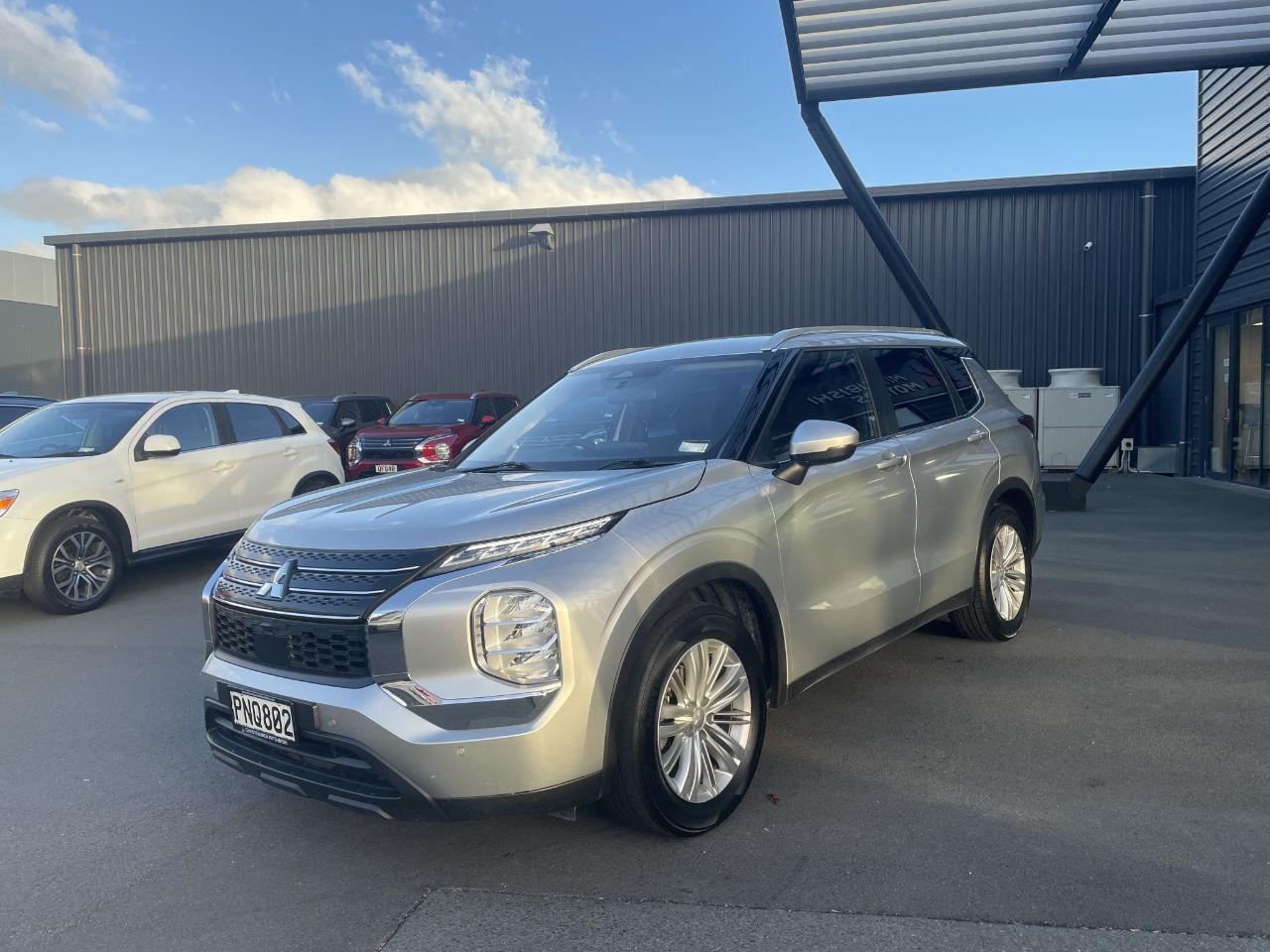 Vehicle image 5