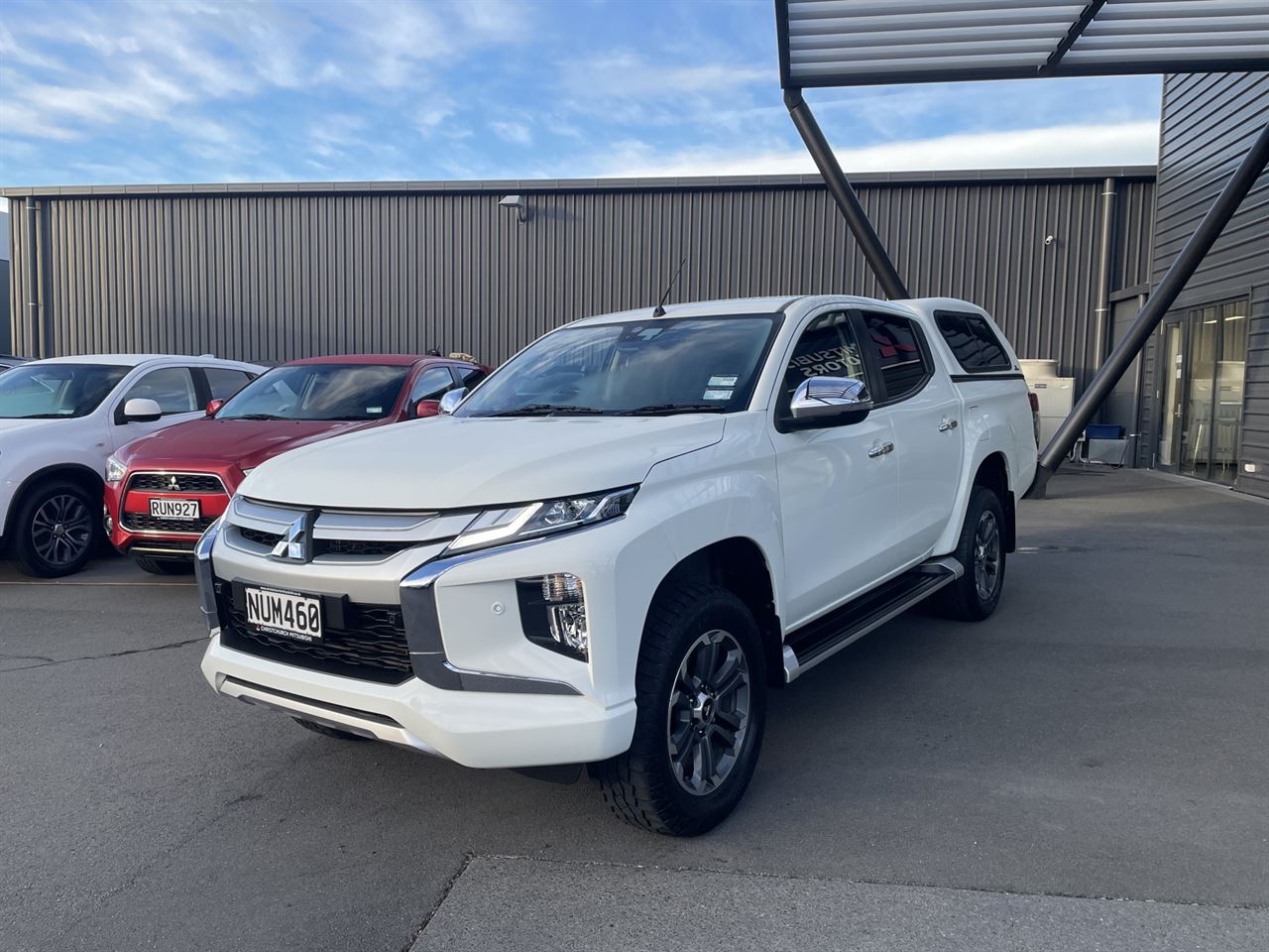 Vehicle image 5