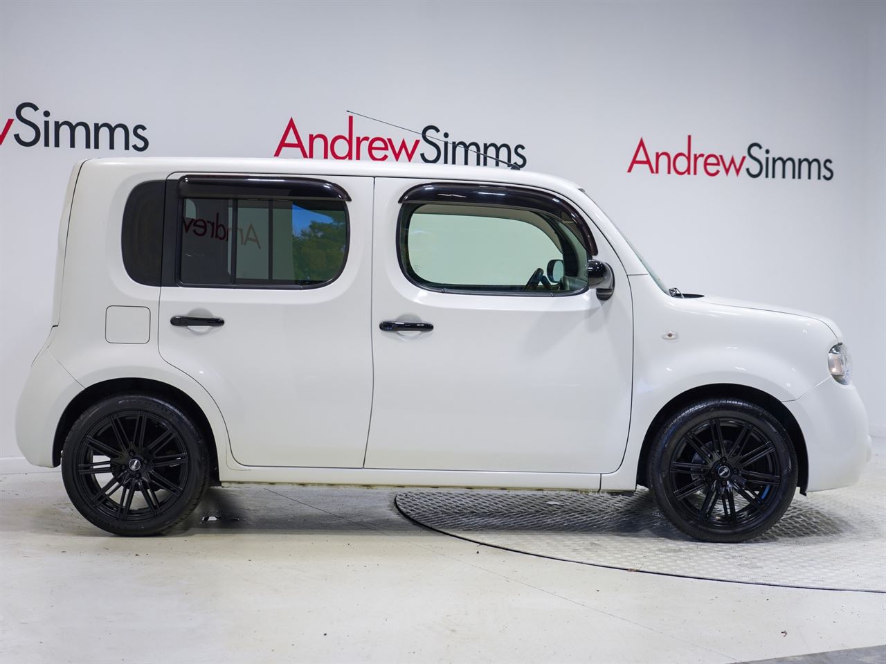Vehicle image 3