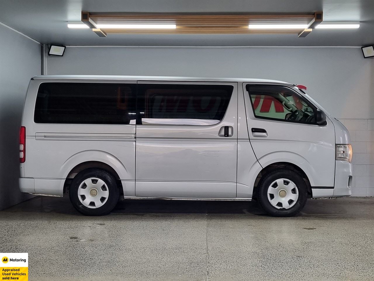 Vehicle image 5