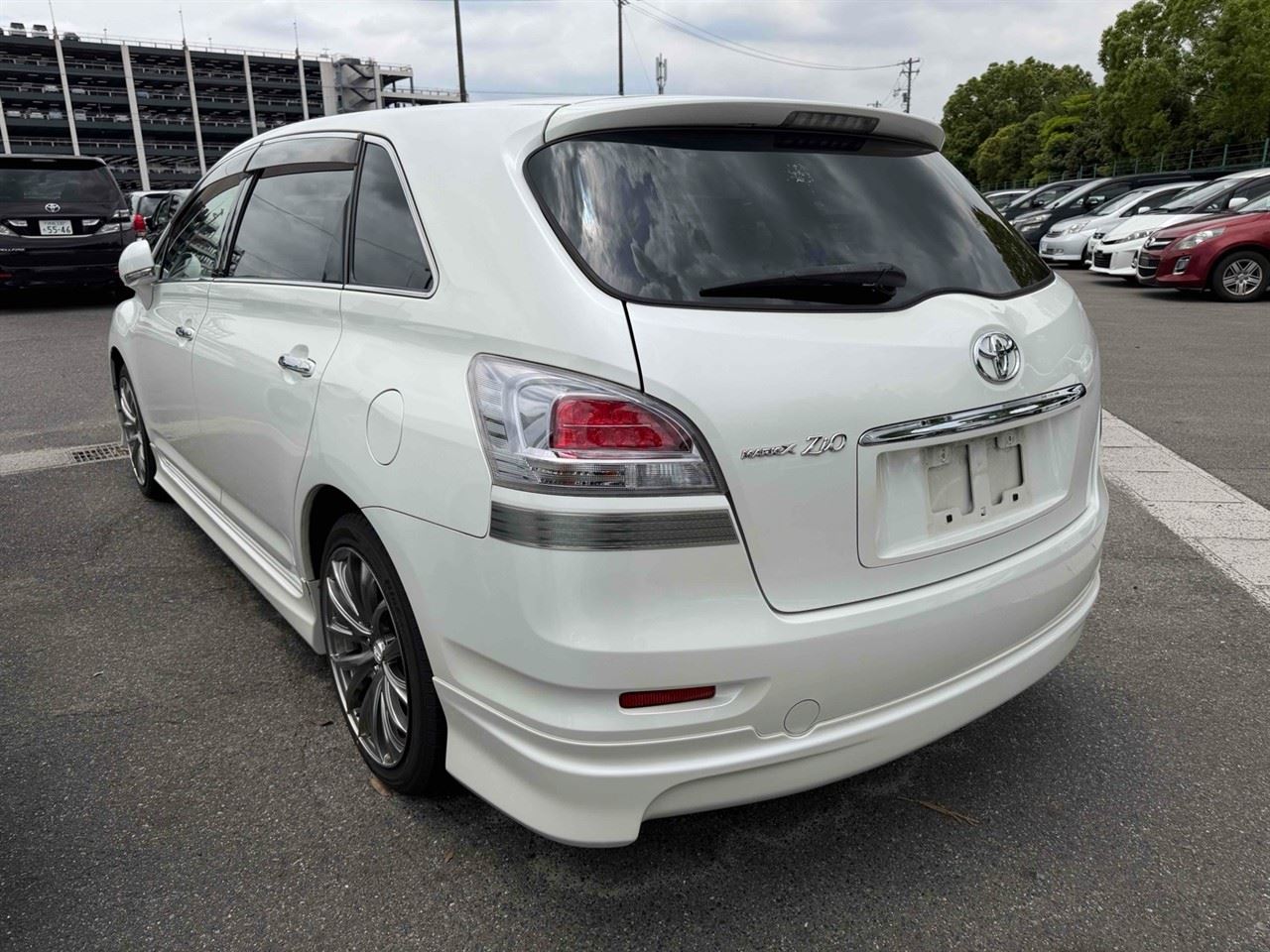 Vehicle image 4