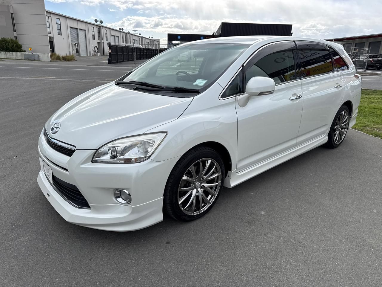 Vehicle image 4