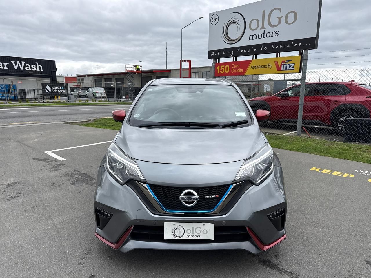 Vehicle image 3