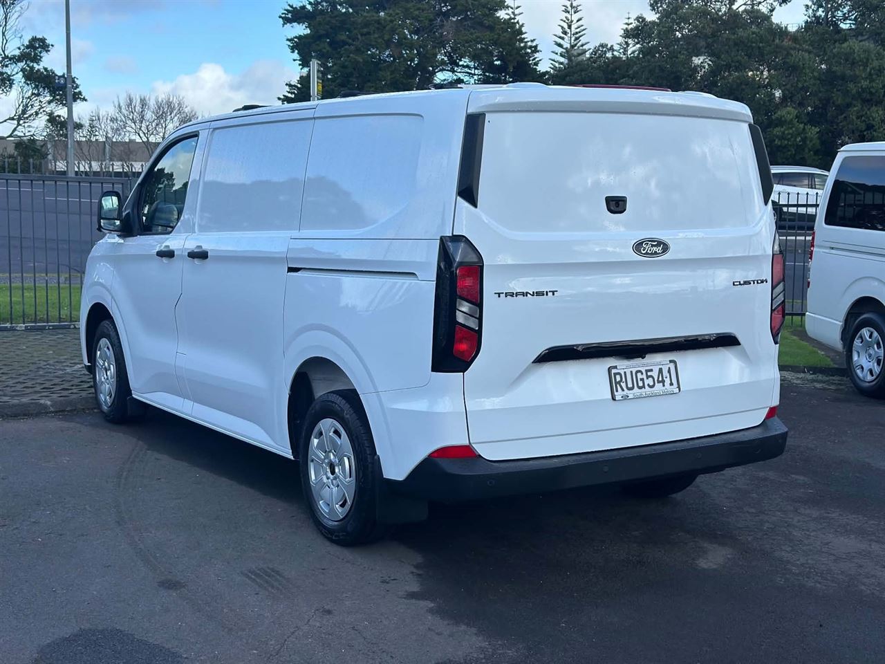 Vehicle image 4