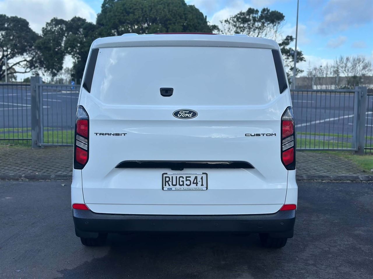 Vehicle image 5