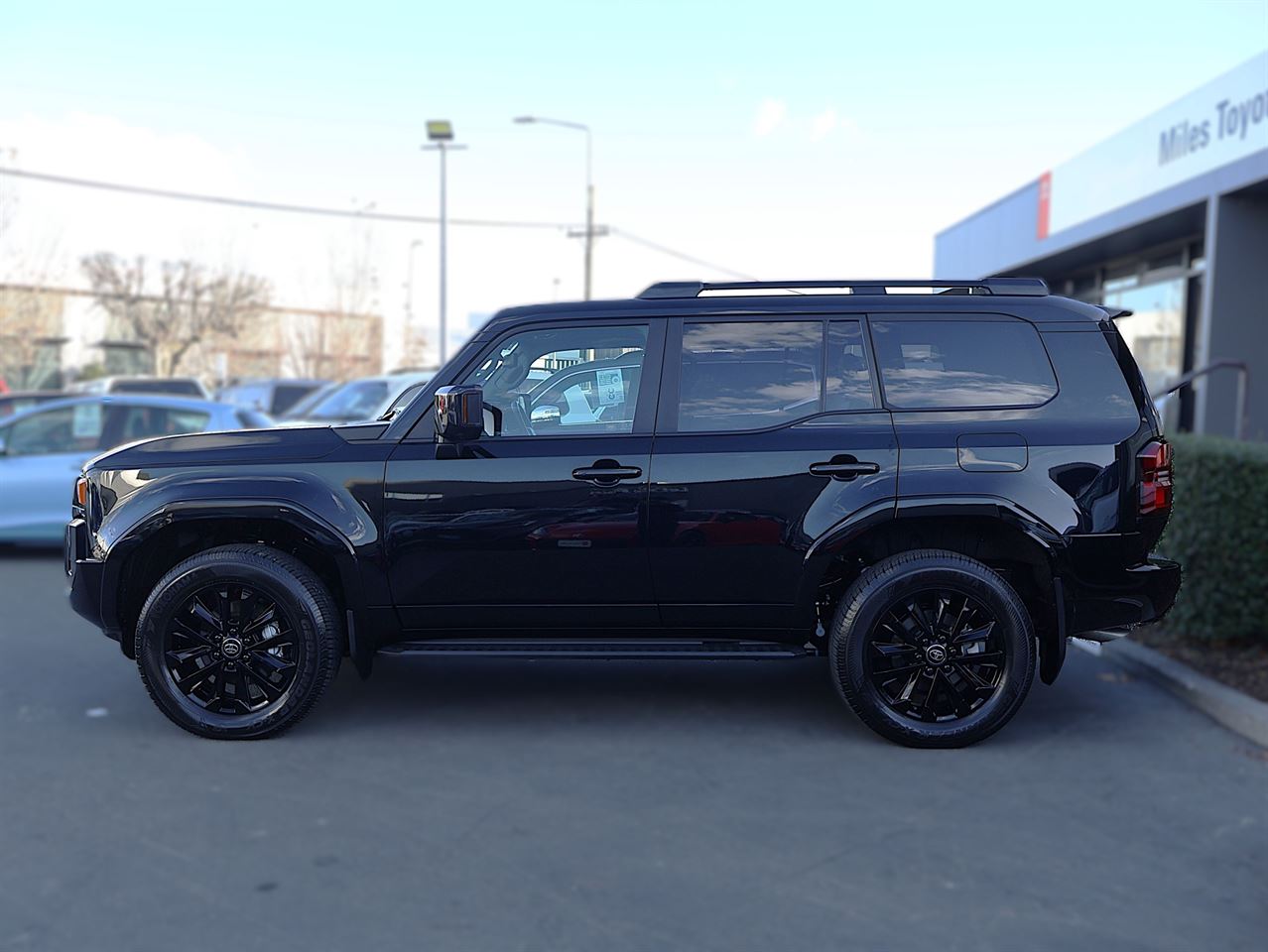 Vehicle image 4