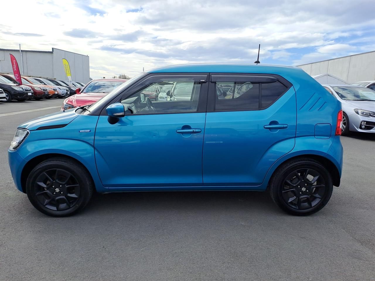 Vehicle image 4