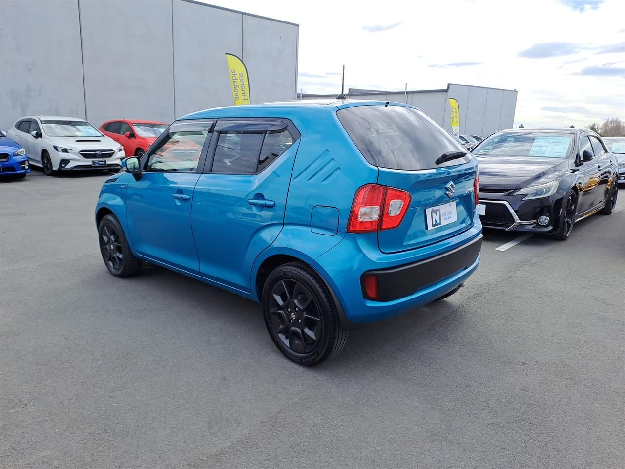 Vehicle image 5