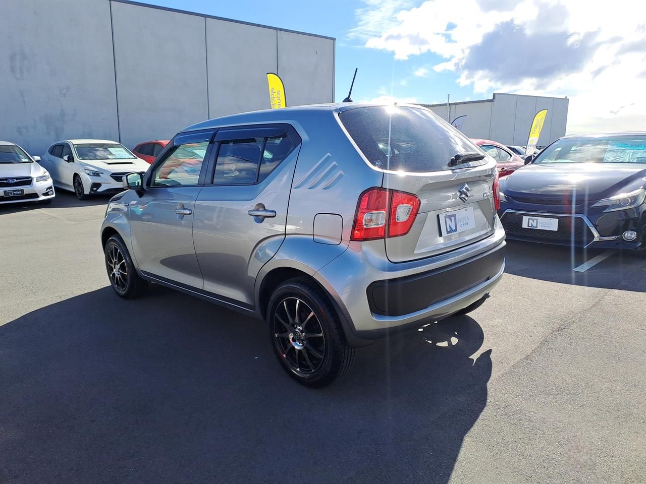Vehicle image 5