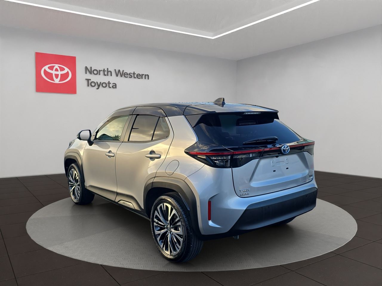 Vehicle image 5