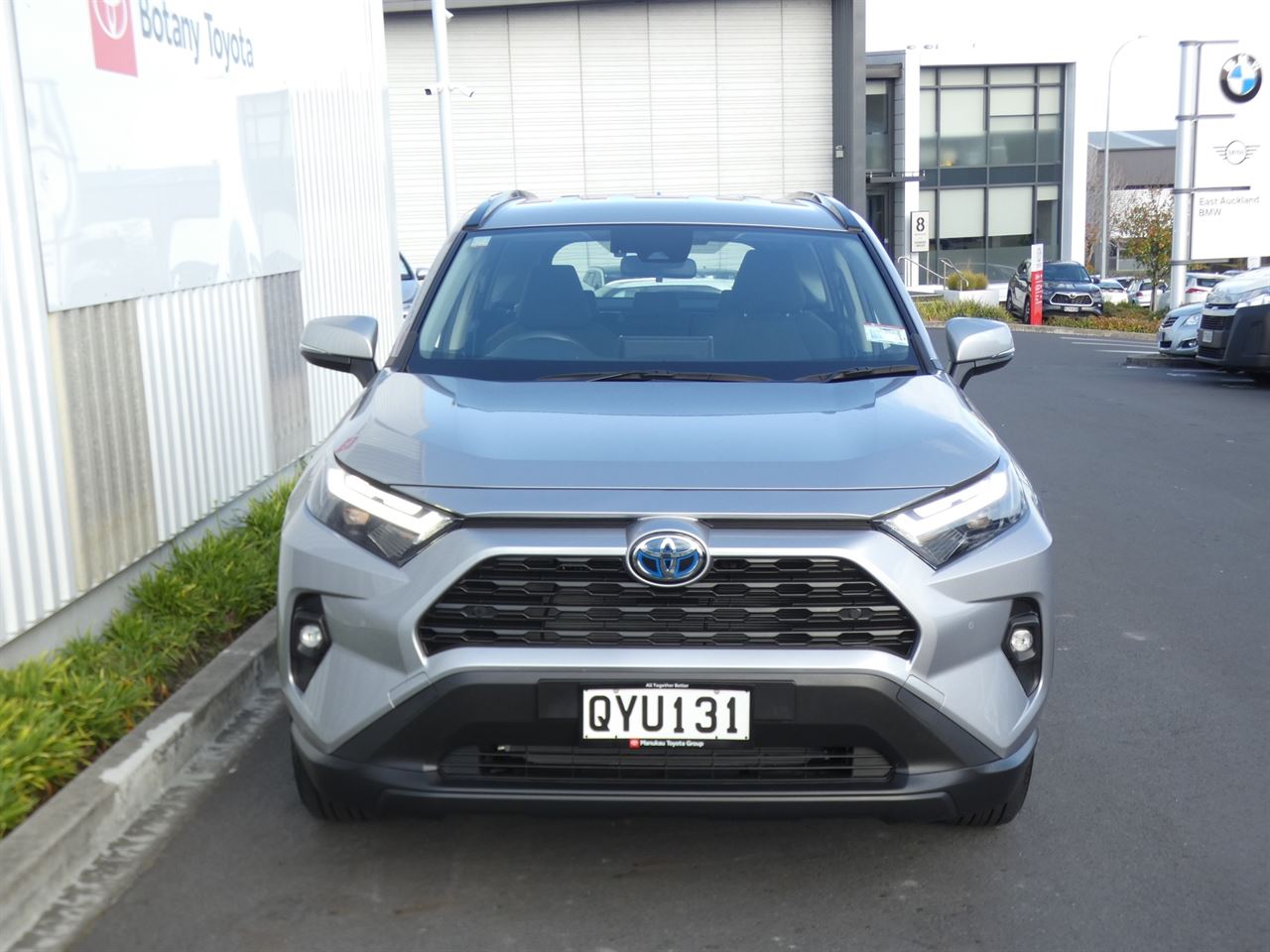 Vehicle image 3
