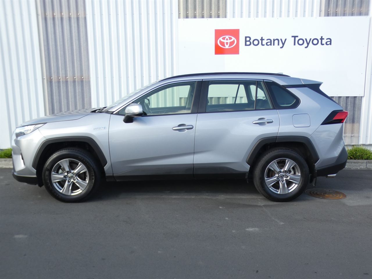 Vehicle image 5