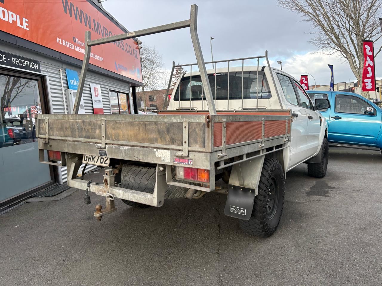Vehicle image 4