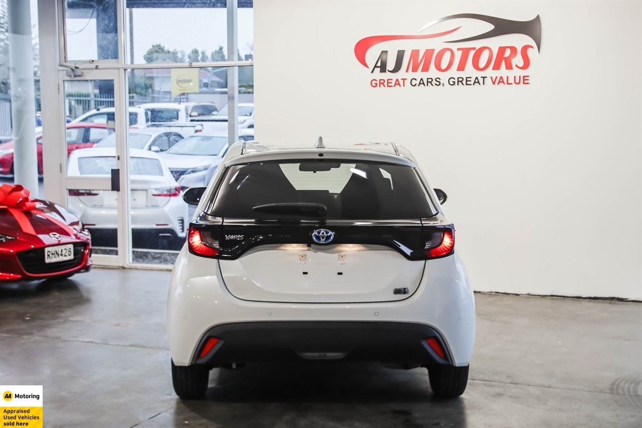 Vehicle image 5