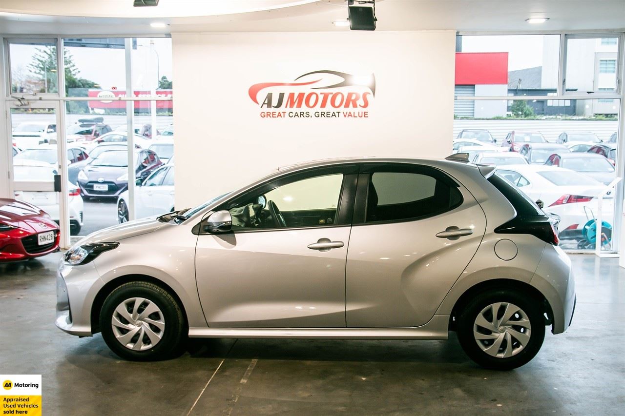 Vehicle image 3