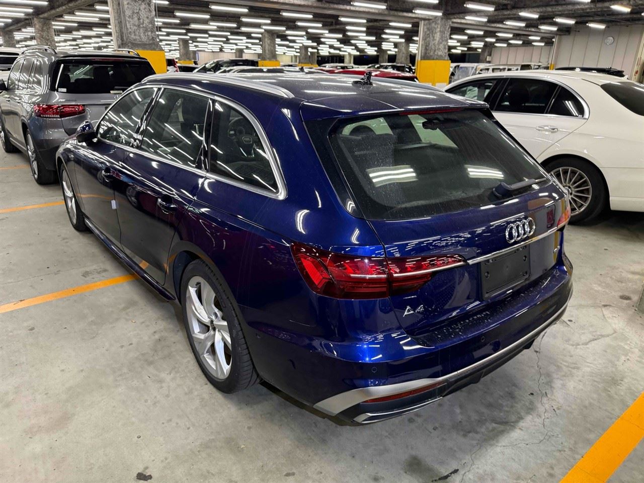Vehicle image 3