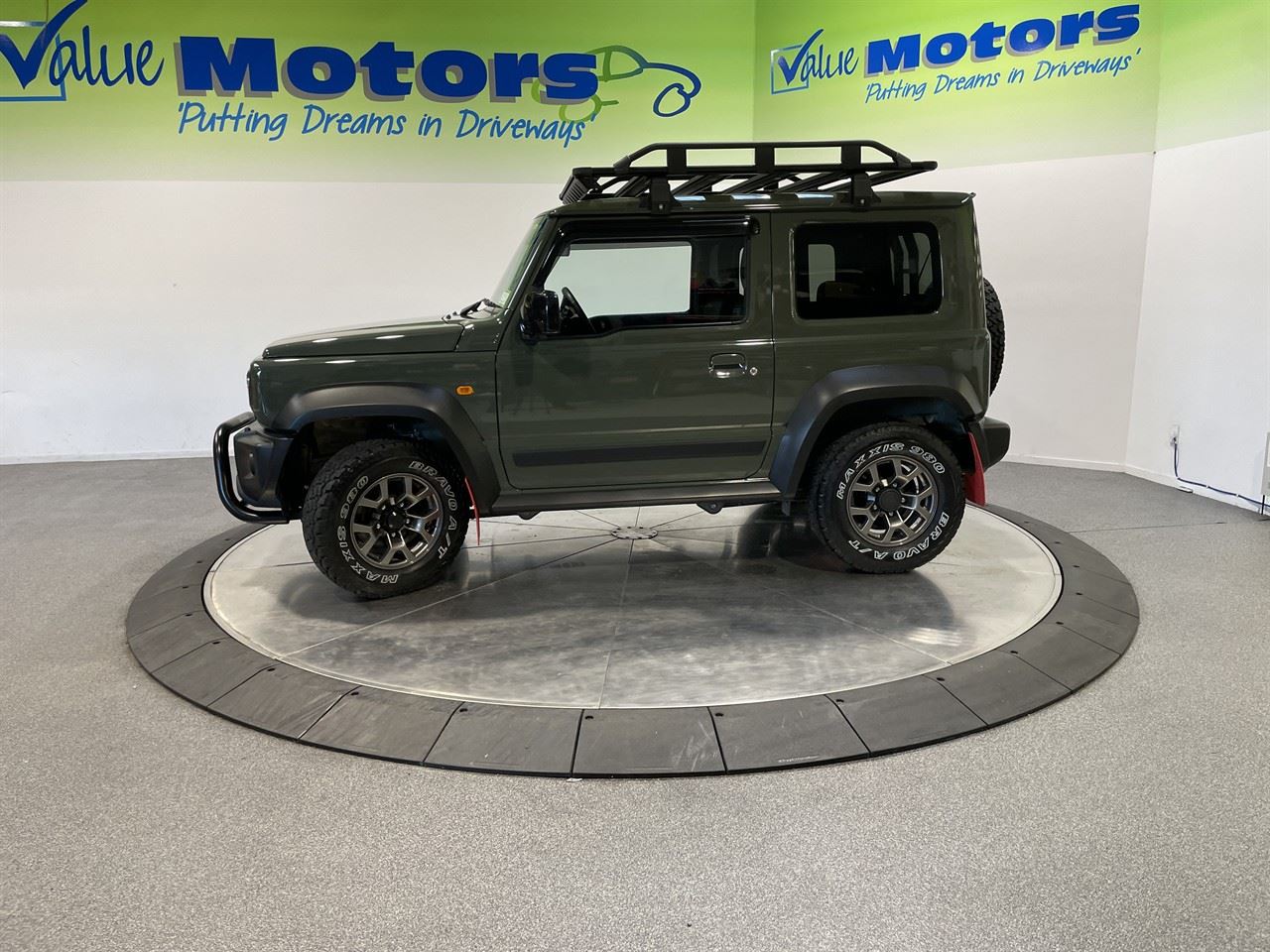 Vehicle image 4