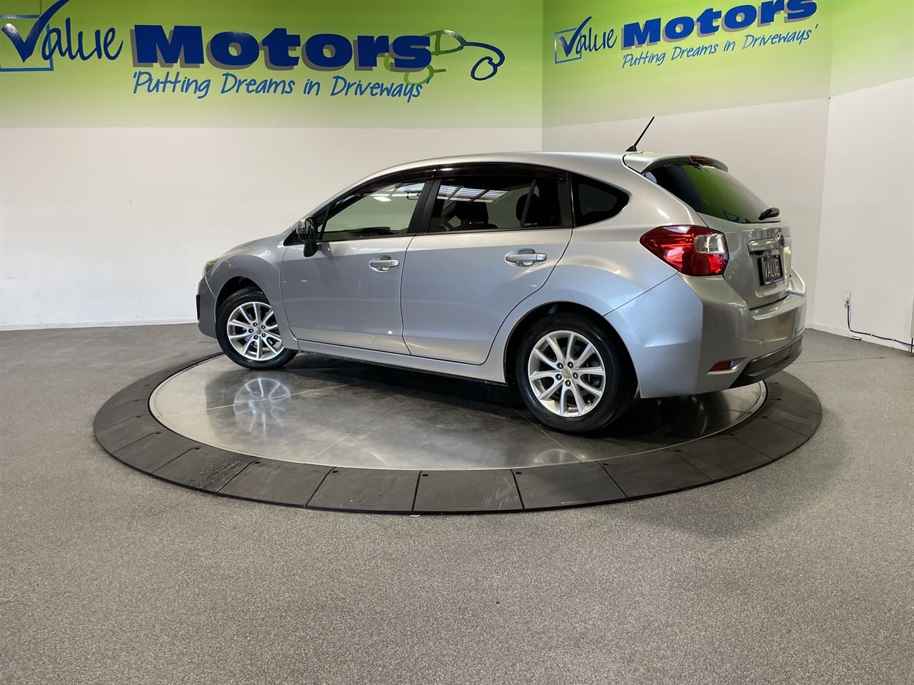 Vehicle image 5