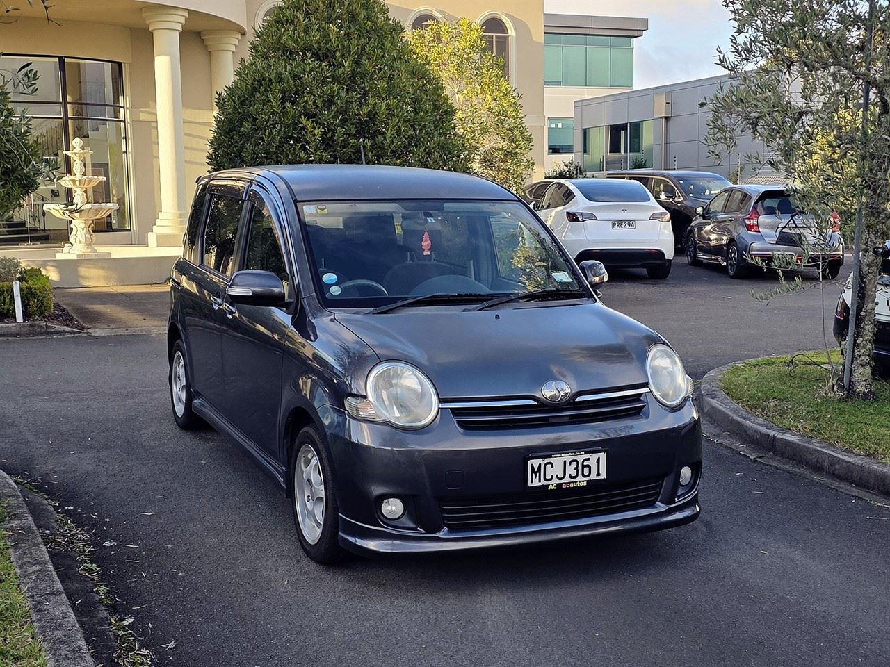 Vehicle image 1