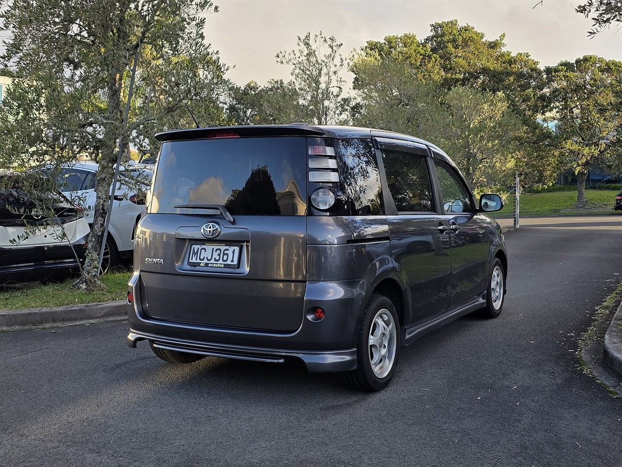 Vehicle image 3
