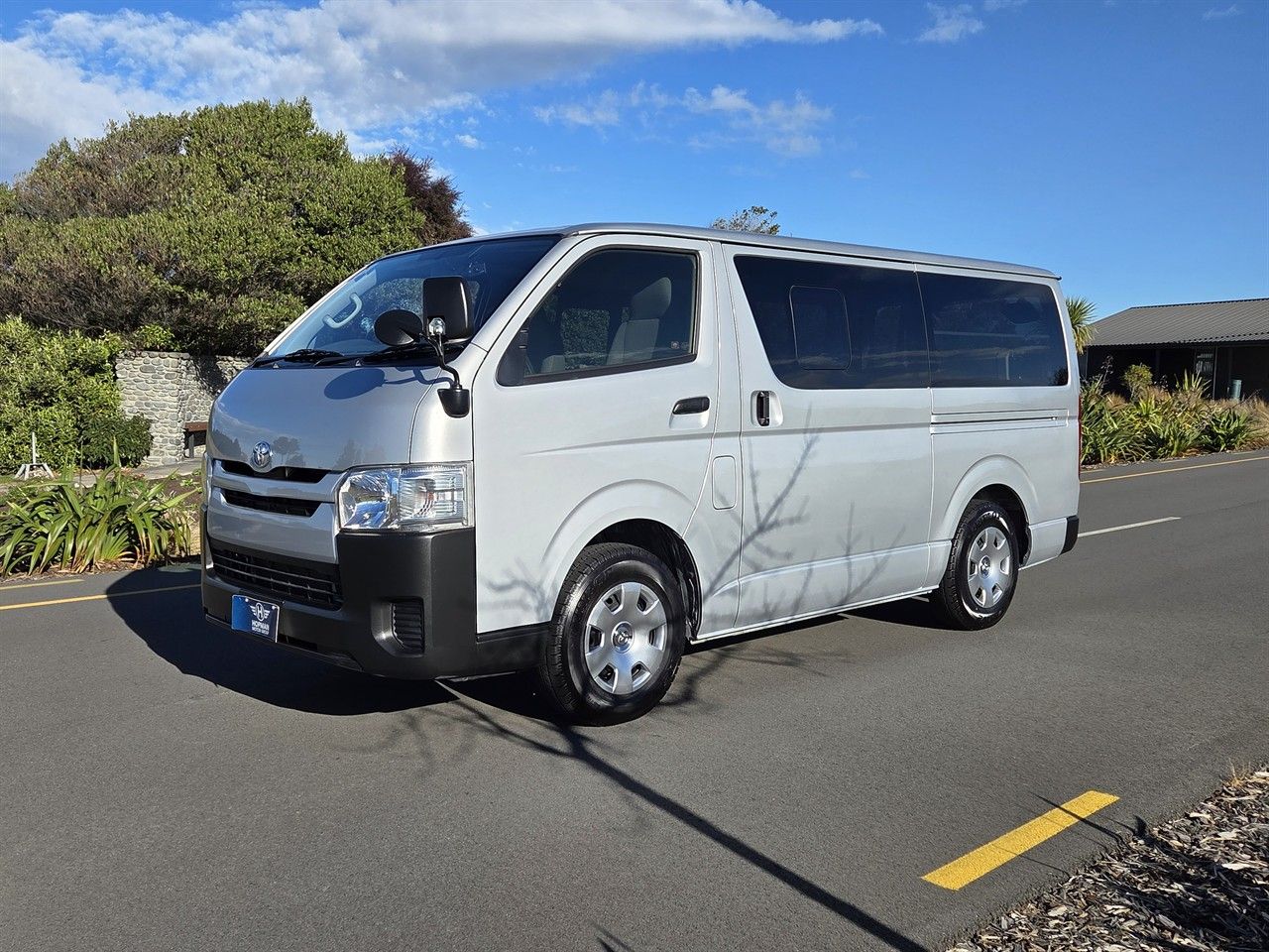 Vehicle image 3